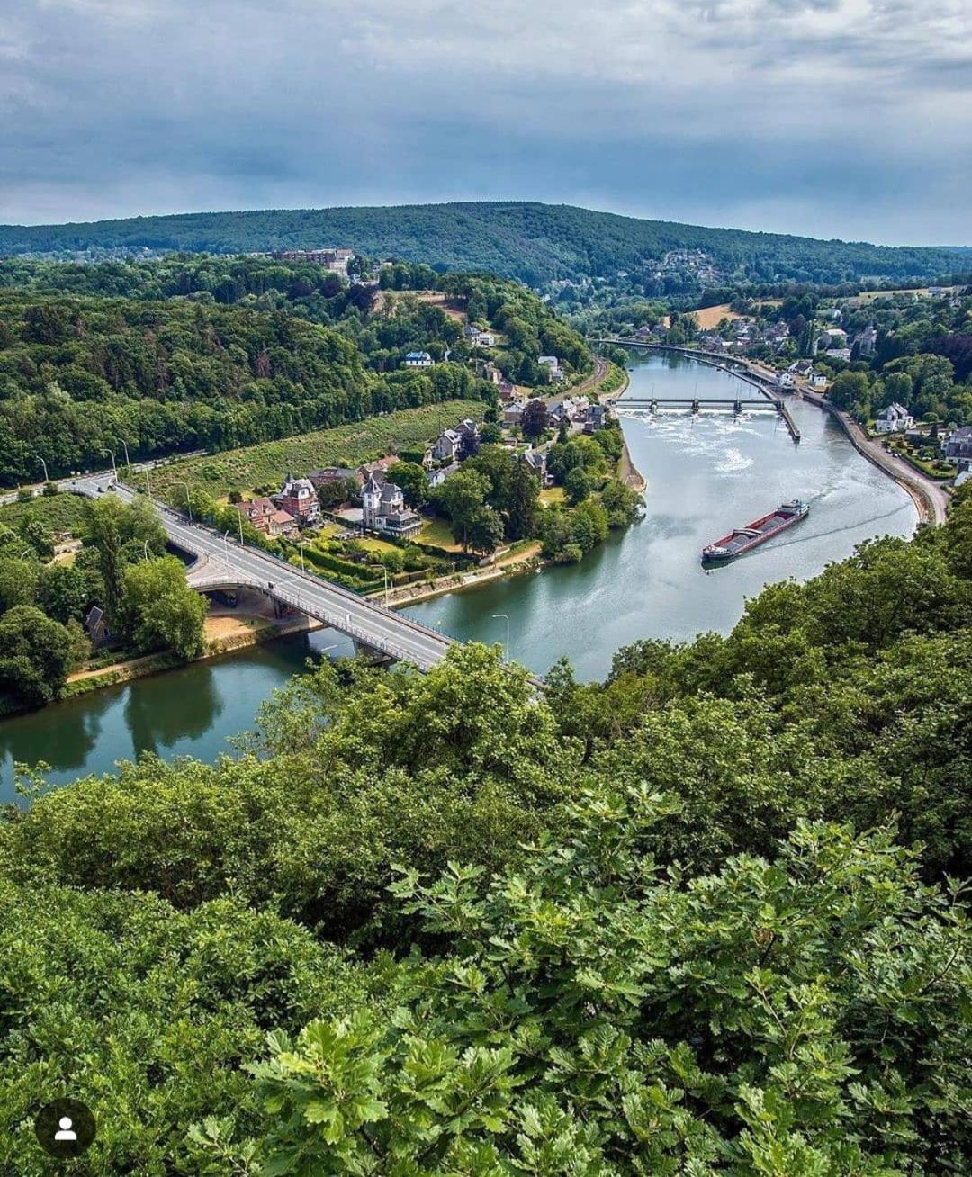 Escale Chambre D'Hotes Au Coeur Du Vieux Profondeville Entre Namur Et Dinant Bagian luar foto